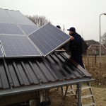 Installatie van zonnepanelen bij Neulen, Raalte (1 maart 2012)